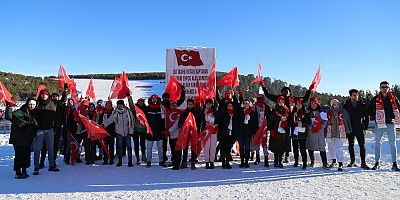 Uluslararası Öğrencilerimiz Sarıkamış Şehitlerini Anma Yürüyüşüne Katıldı