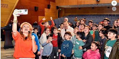 Ünlü tiyatrocular çocuklar için Gümüşhane'de