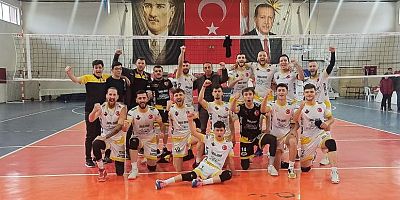 Ünsal Group Şiran kademi voleybol takımı play off’ta