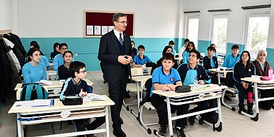 Vali Baruş, sınıfta başarının sırrını paylaştı