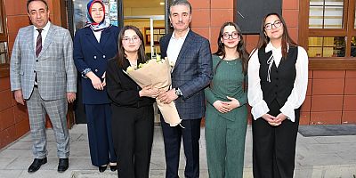 Vali Baruş, iftarını lise pansiyonunda yaptı
