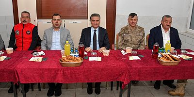 Vali Baruş, Jandarma ve Komando personeliyle iftar yaptı