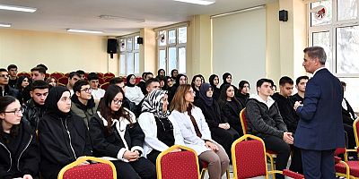 Vali Baruş öğrencilerle bir araya geldi