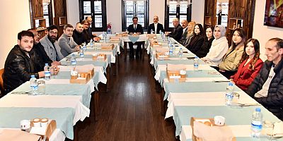 Vali Baruş: Yerel Basın Kamu Yönetiminin Körleşmesini Engelliyor