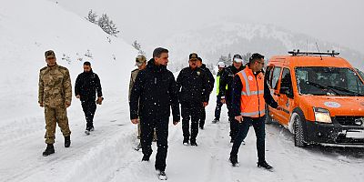 Vali Baruş, yüksek rakımlı geçitlerde karla mücadele çalışmalarını denetledi