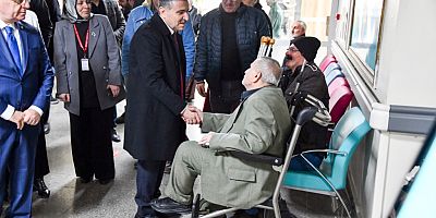 Vali Cevdet Atay’dan Gümüşhane Devlet Hastanesi’ne Moral Ziyareti