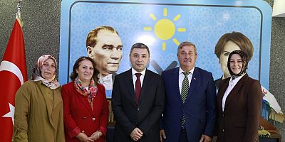 Vali Tanrısever’den siyasi partilere iade-i ziyaret
