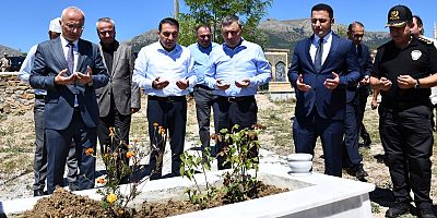 Vali Tanrısever Şehit İsmail Yazıcı'nın kabrini ziyaret etti