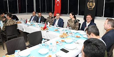 Vali Taşbilek İftarını Özel Herakat Polisleriyle Açtı