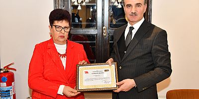 Valilik Makam Sekreteri Ülkü Köklü'ye veda