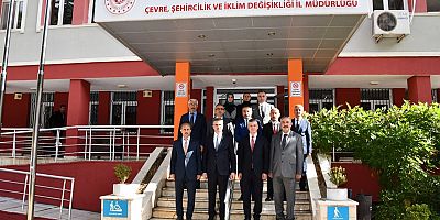 Valimiz Aydın Baruş, İl Çevre, Şehircilik ve İklim Değişikliği Müdürlüğü ve Çalışma İş Kurumu Müdürlüğünden Brifing Aldı