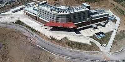 YENİ HASTANEDE EKSİKLER HIZLA TAMAMLANIYOR