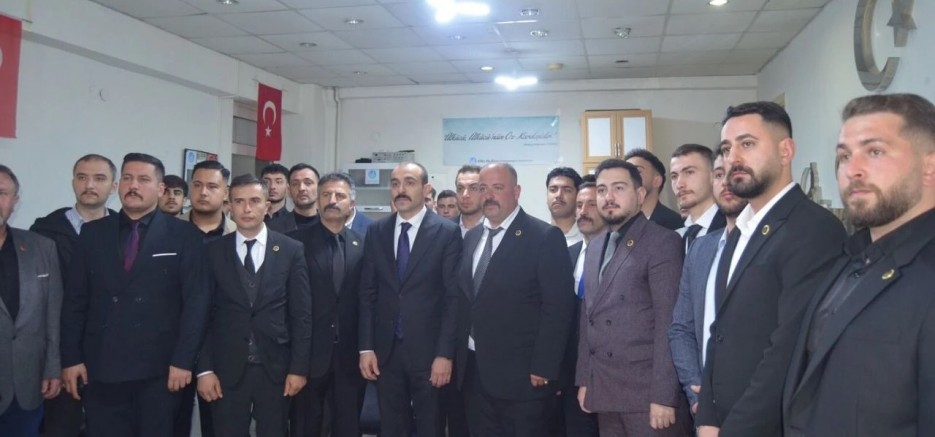 Ülkü Ocakları Genel Başkan Yardımcısı Kadir Ensar Ejder Gümüşhane'ye ziyarette bulundu