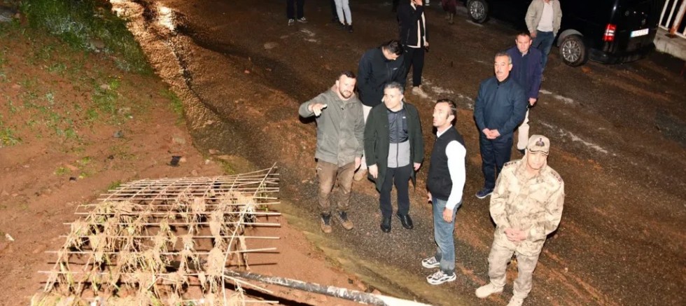 Vali Atay ve Başkan Başer Çamlıca Mahallesi’nde İncelemelerde Bulundu